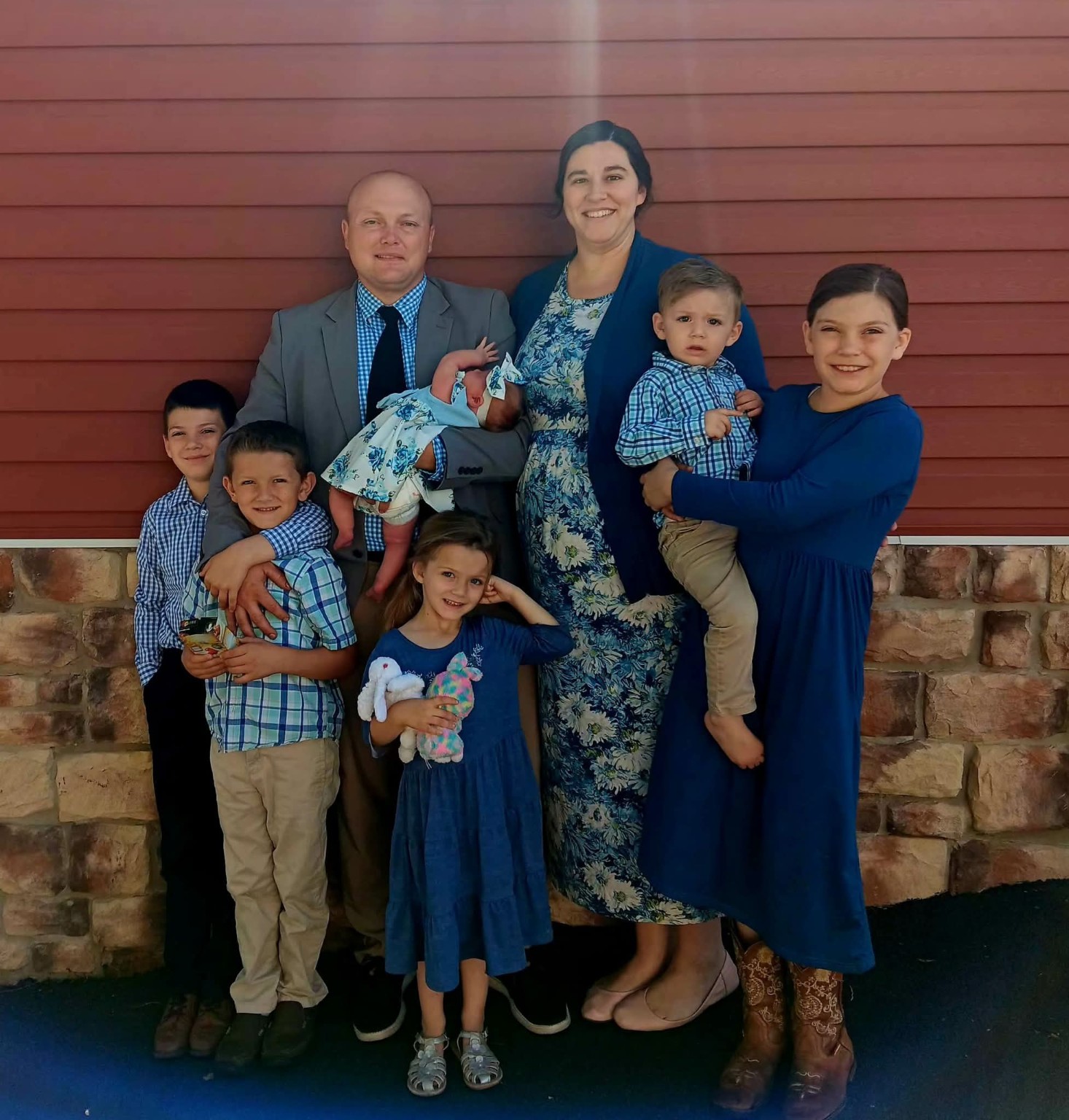 Associate Pastor Justin Steen and family